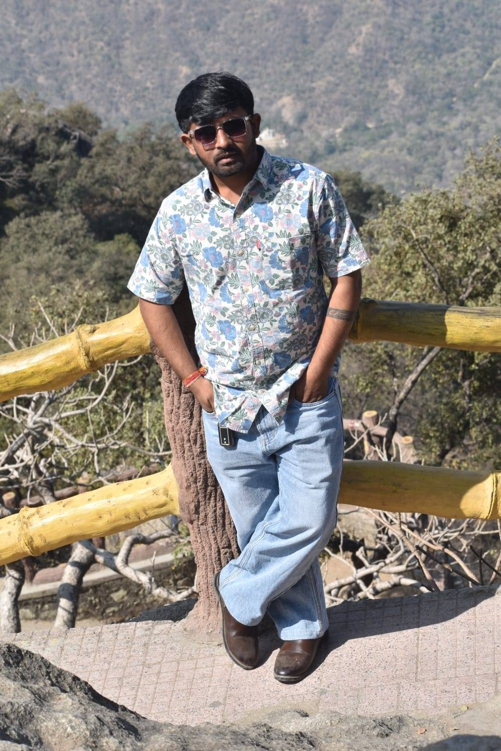 Goswami Dhaval giri