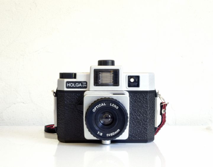 Lomography Launches Affordable Half-Frame Film Camera