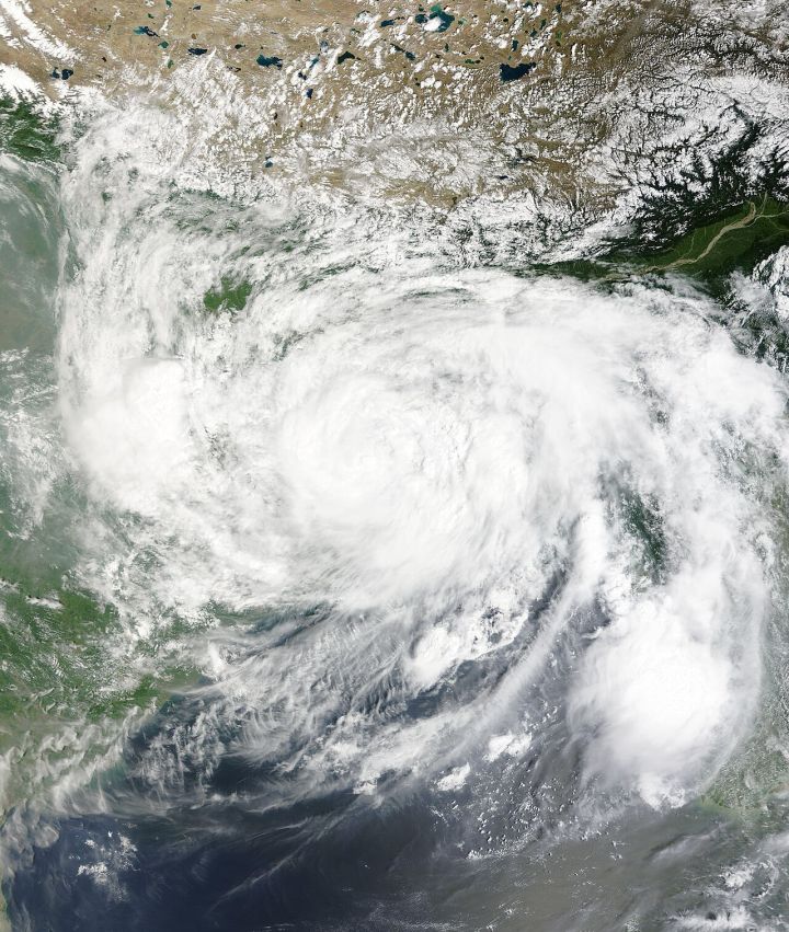 Deep Depression Hits Near Digha, Heavy Rain Alert Issued for Odisha