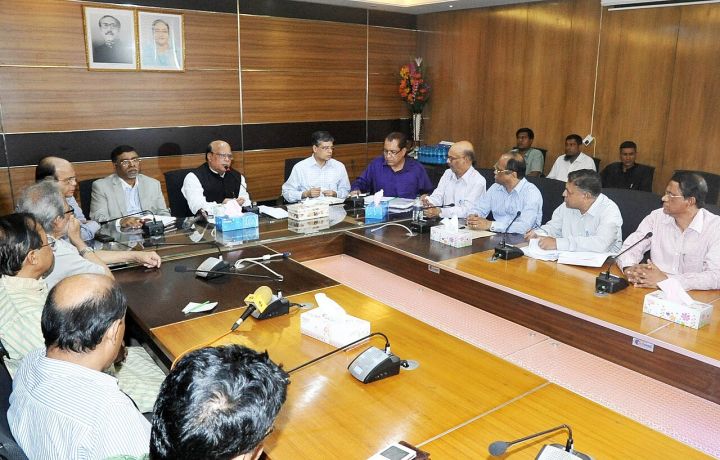 Paper Leak Kingpin's Father Gets ₹20cr Contract