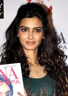 Bollywood Hungama Unveils 119 Diana Penty Wallpapers