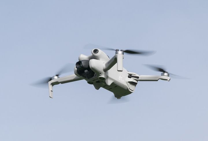 iPhone 17 Pro Max Transformed into Pro‑Grade Cinema Rig Using Budget DJI Gear