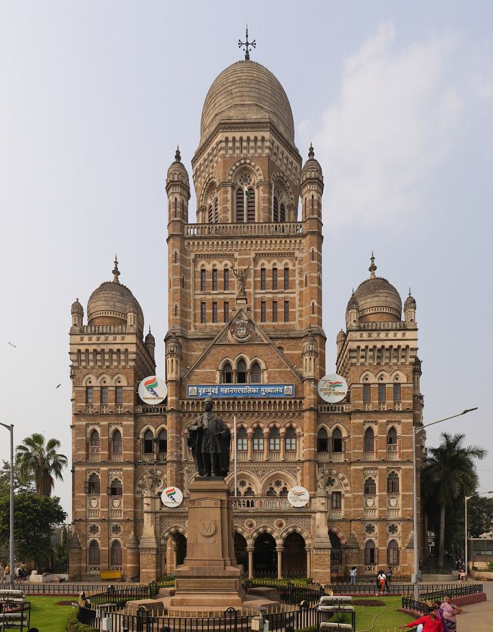 Mumbai Civic Body Aims to Upgrade Fleet with Costlier Innovas