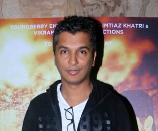 Vikram Phadnis Announces Hindi Directorial Debut 'Pal Bhar Ke Liye' Inspired by His Mother
