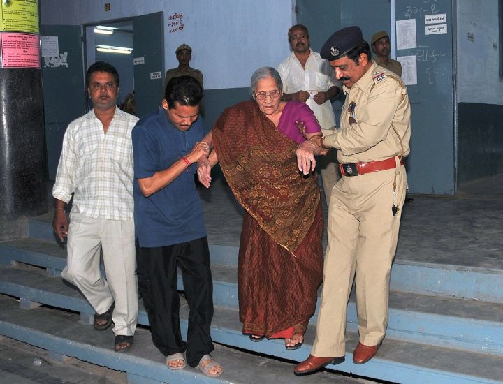 Ahmedabad Crime Branch Cracks Interstate Counterfeit BP Medicine Ring