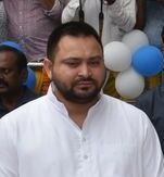 Tejashwi Offers Prayers At Harihar Nath Temple