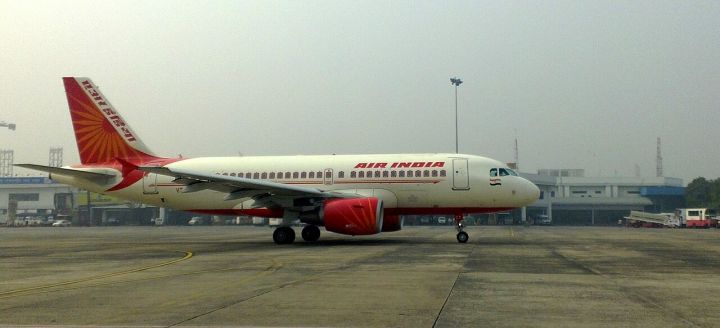 Passenger Reports Pilot Walking Unusually During Air India Turbulence