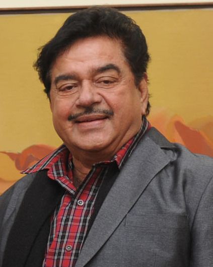 Shatrughan Sinha says BJP IT cell hired paid trolls to target Sonakshi Sinha over protest