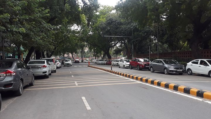 Protestors Set Up Charkha at Parliament Marg Police Station in Delhi