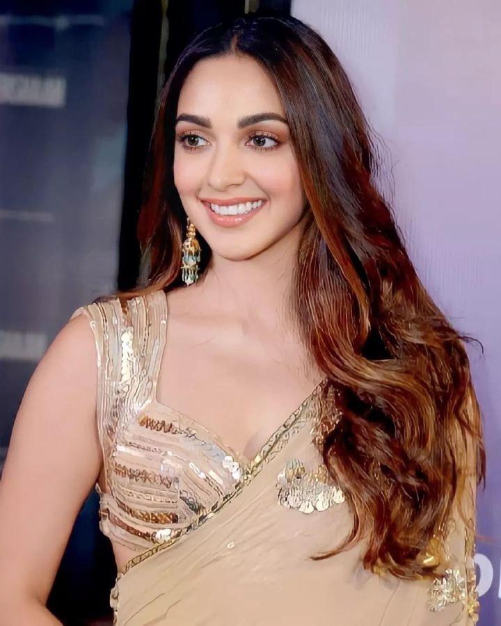 Kiara Advani Makes Debut Appearance as Trailer Launches in Bengaluru