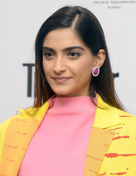 Sonam Kapoor Revisits Debut Film Saawariya in Nostalgic Throwback