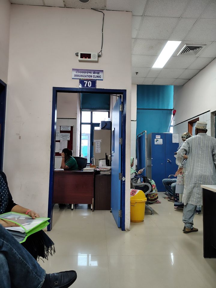 Bhopal Hospital Hosts Hands‑On Robotic Surgery Demo with Intuitive’s Mobile Center
