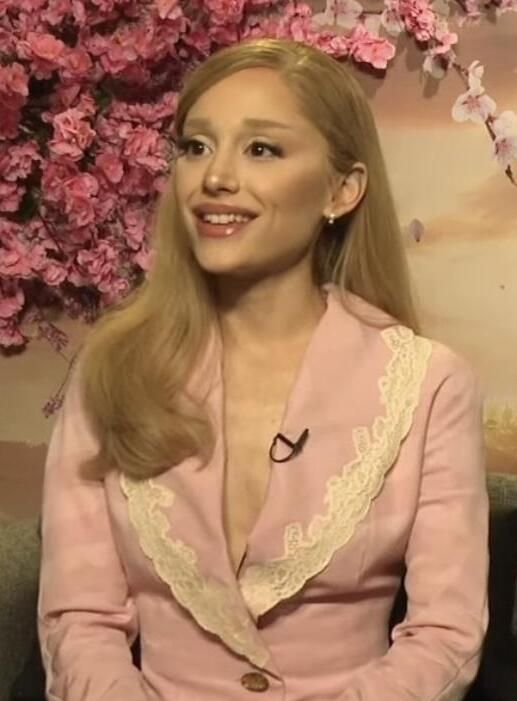 Ariana Grande Unveils New English Music Video 'Petal'