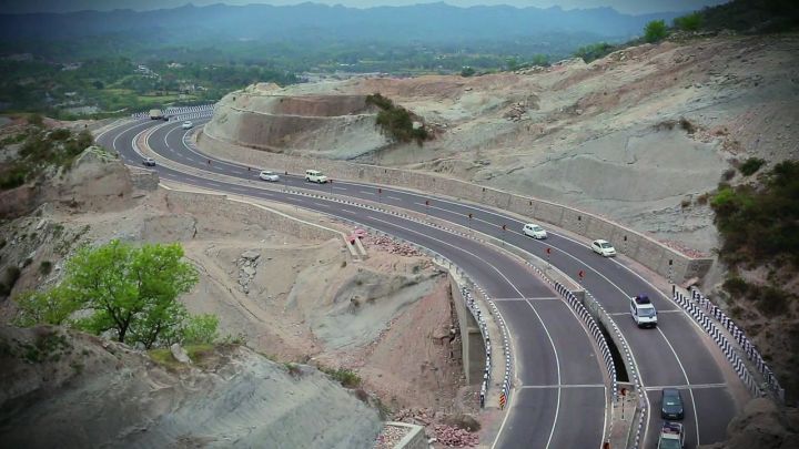 Traffic Police Issues Advisory for Srinagar‑Jammu Highway