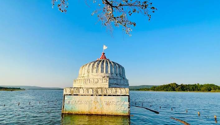 Haryana Tourist Dies While Taking Selfie at Sahastradhara