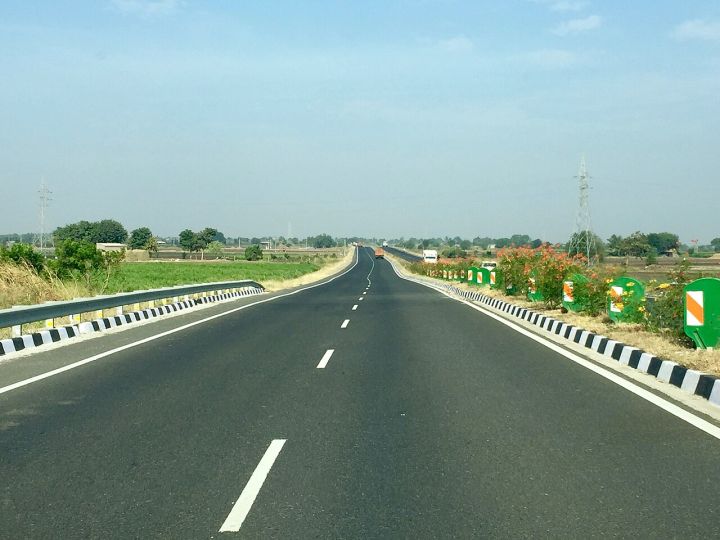 Four Mumbai Residents Die After Car Hits Stationary Dumper in Gujarat