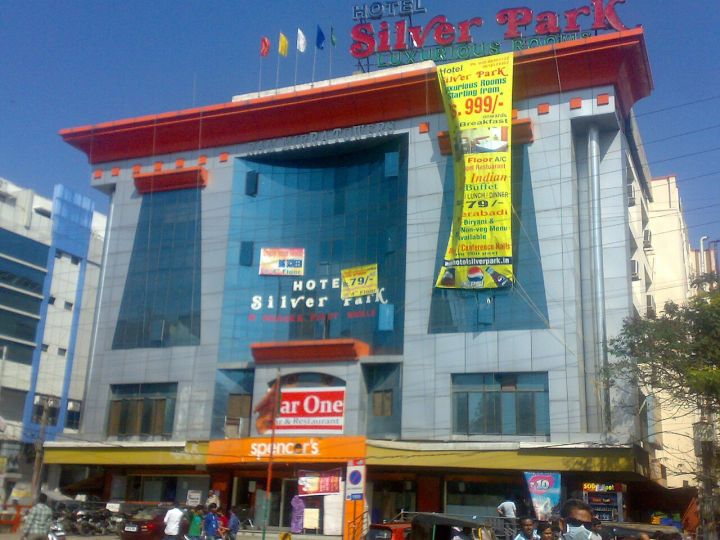 Husband accused of killing wife in Ameerpet hotel, Hyderabad