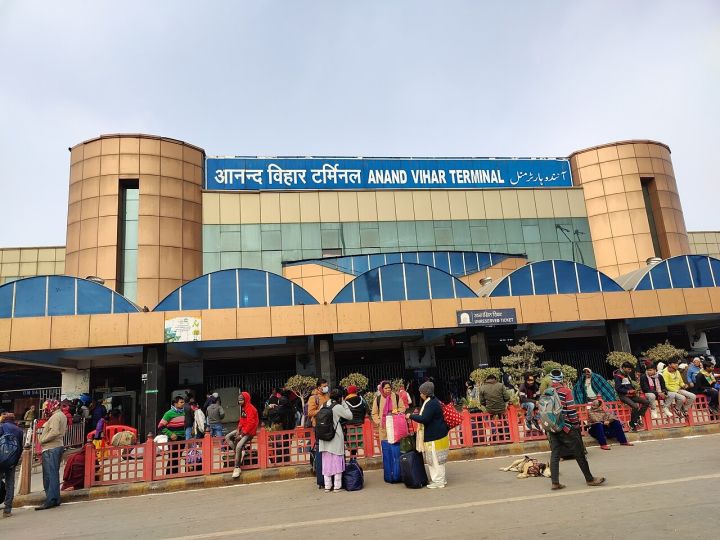 Algae-Based Air Purification Trial Begins at Anand Vihar, Delhi