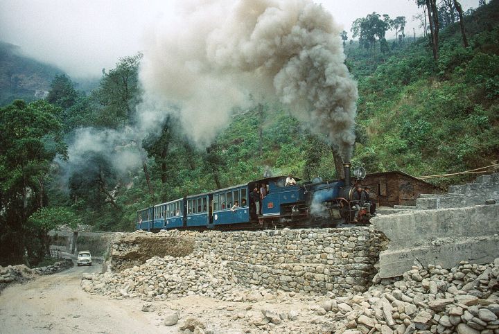 Heavy rain forecast prompts landslide alert in Darjeeling, West Bengal
