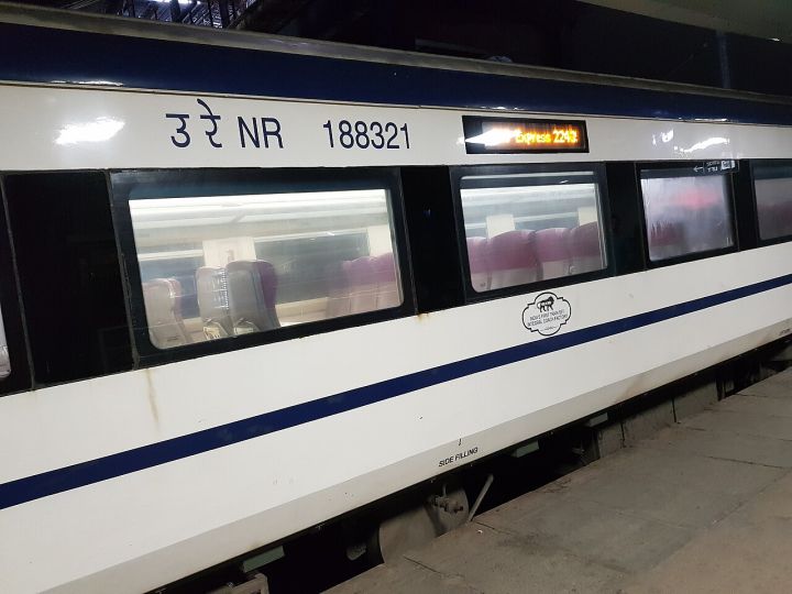 Delhi–Varanasi Sleeper Vande Bharat to Start Before Diwali: Timetable Proposed
