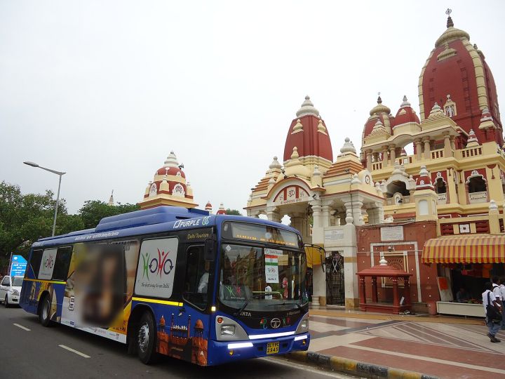 Delhi bus strike forces commuters to wait for hours
