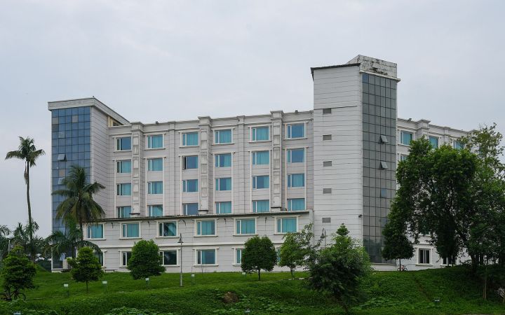 Assam CM urges IIT Guwahati to become knowledge partner for Northeast development
