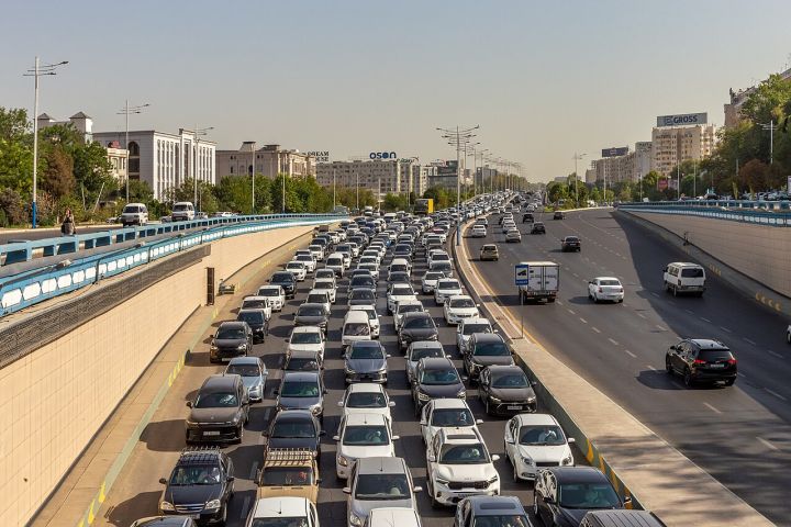 Long weekend traffic snarls cripple Himachal and Uttarakhand highways