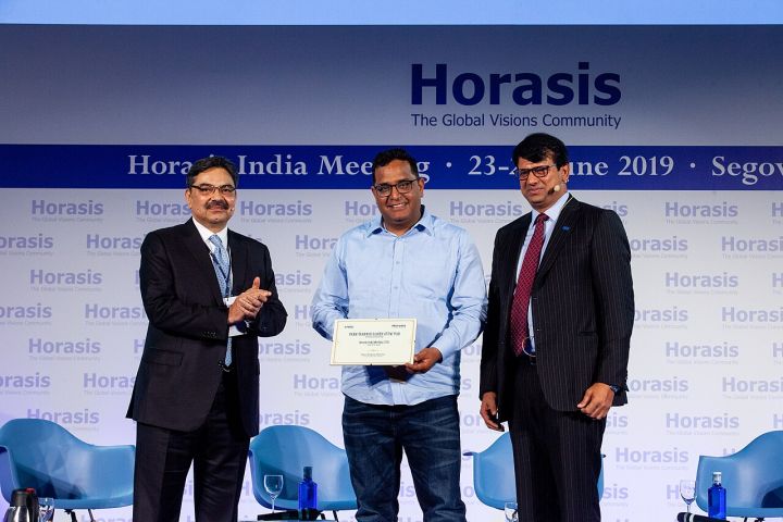 Paytm Founder Urges Ban on Power Banks on Flights After IndiGo Fire