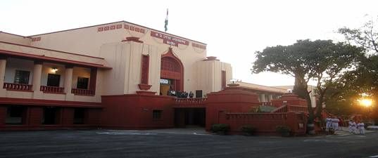 MP High Court Cancels Order Changing CMO’s Birthdate, Relieves Mahakumbh Viral Seller