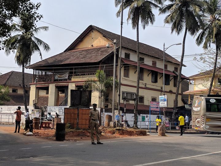 Kozhikode Police Shut Down 20 Illegal Spa Units in Night Raid