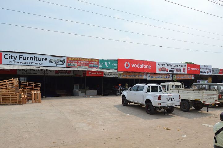 Mohali Traders Call for Better Facilities and Security Ahead of Festival Season
