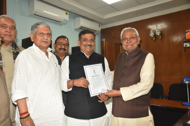 Sanjay Jha Declares JD(U) Essential for Politics in Bihar