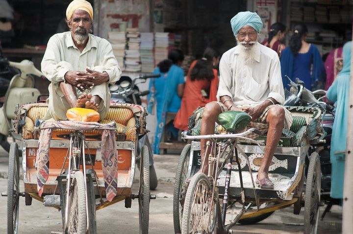 Fast‑Moving Innova Collides with E‑Rickshaw in Amritsar, Driver Killed