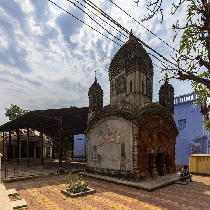 65-year-old Jabalpur resident performs his own pinddaan with wife at Gaya's Janardan Temple