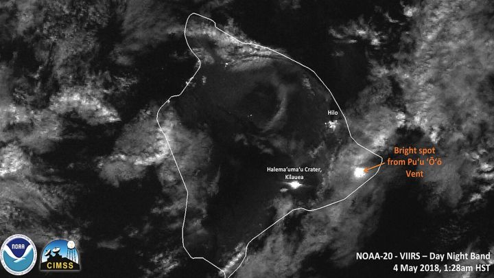 720‑foot lava fountains illuminate Hawaii night as Kilauea erupts