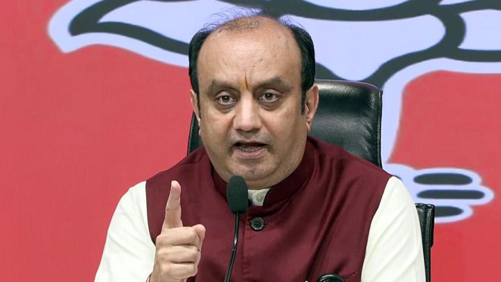 BJP Dismisses Rahul Gandhi's Protest as Political Drama, Cites ECI Statement