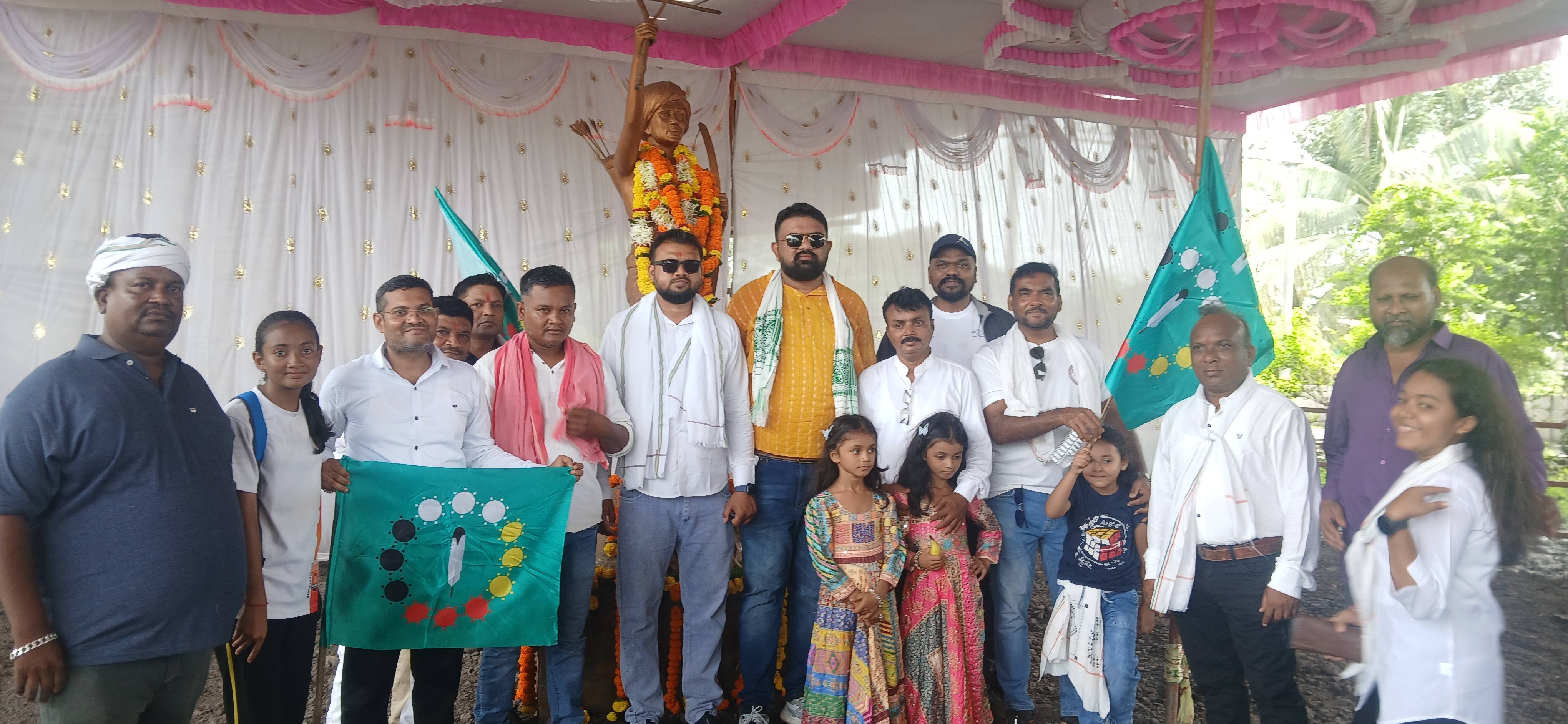 ધર્મપુર ચાર રસ્તા ખાતે ભગવાન બિરસા મુંડાની જન્મજયંતિની ભવ્ય ઉજવણી