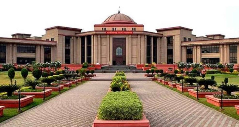 छत्तीसगढ़ में अपराध पीड़ितों के 1099 मामलों में 37 करोड़ 7 लाख 42 हजार रुपये की क्षतिपूर्ति राशि फंड की उपलब्धता नहीं होने के कारण लंबित है।