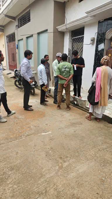 बकाया बिजली बिल जमा कराने को लेकर विभागीय कर्मचारियों का डोर-टू-डोर अभियान