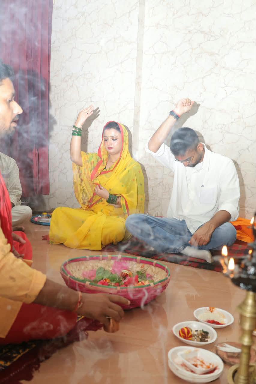 मंत्री ने वैशाली के चक उमर स्थित श्री देवी मंदिर में की पूजा-अर्चना