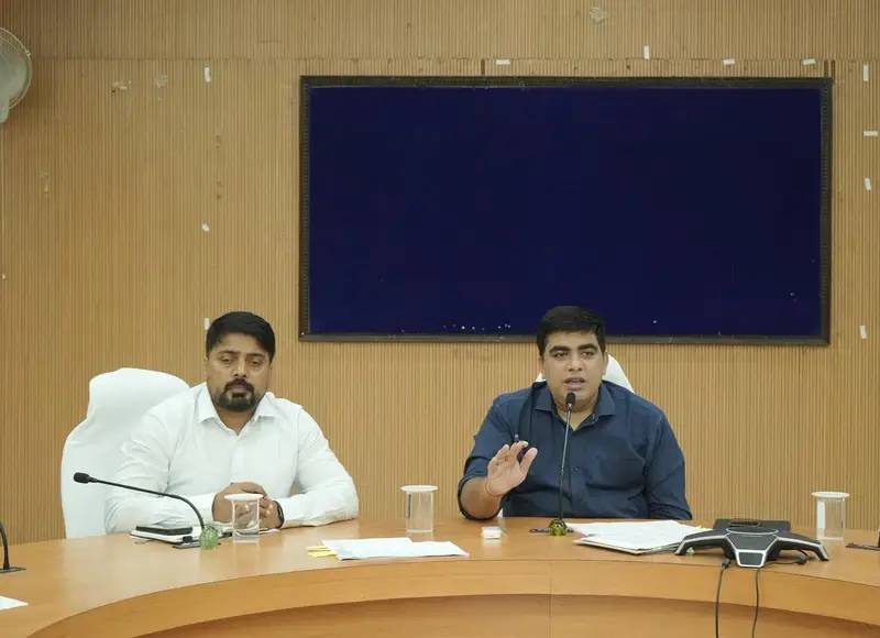 डिजिटल क्रॉप सर्वे में धीमी प्रगति पर तहसीलदारों को नोटिस, पीएम धन-धान्य कृषि योजना के लक्ष्य समय पर पूरा करने के निर्देश