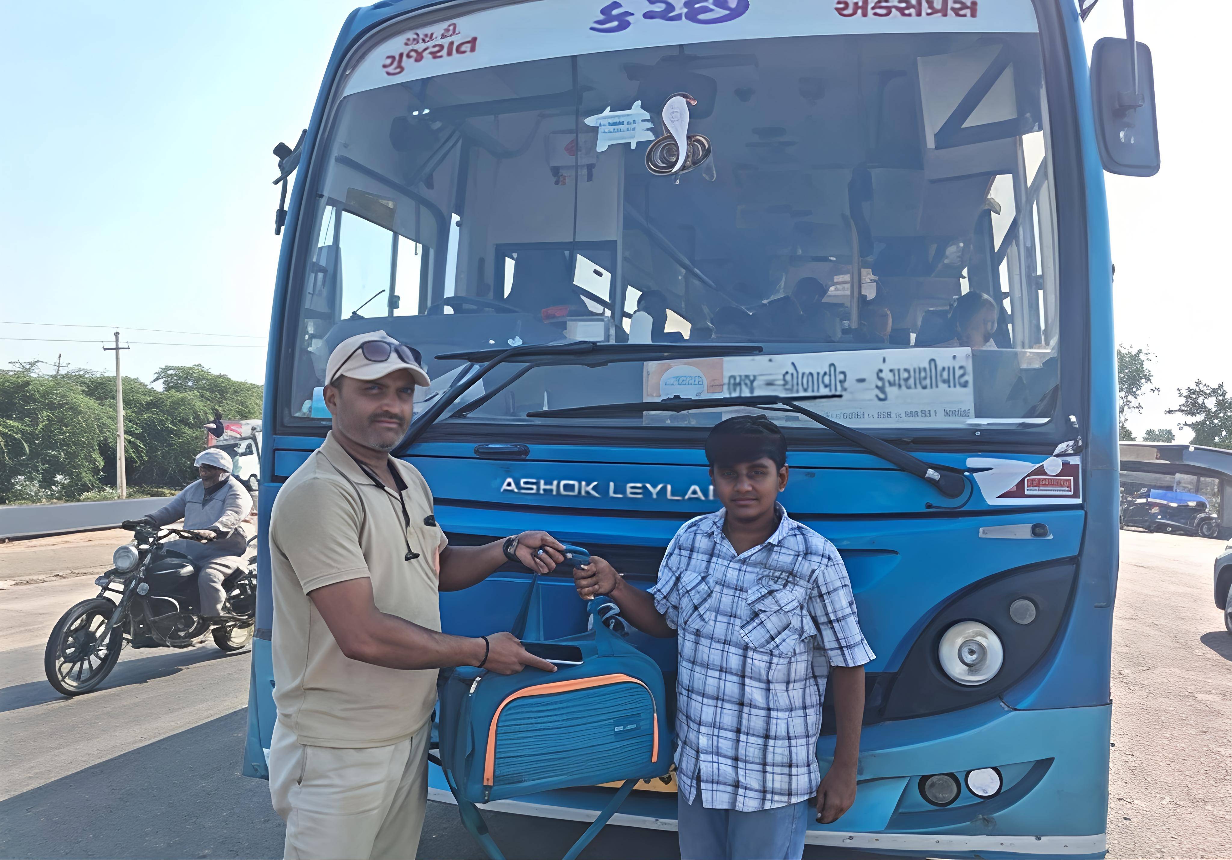 60,000ની કિંમતી મત્તા ભરેલી બેગ ડ્રાઇવર ને મળી