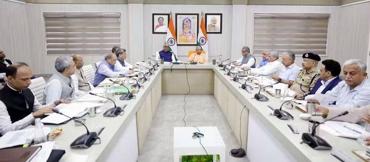 वायु गुणवत्ता प्रबंधन को लेकर सीएम योगी और केंद्रीय मंत्री भूपेंद्र यादव की उच्चस्तरीय बैठक