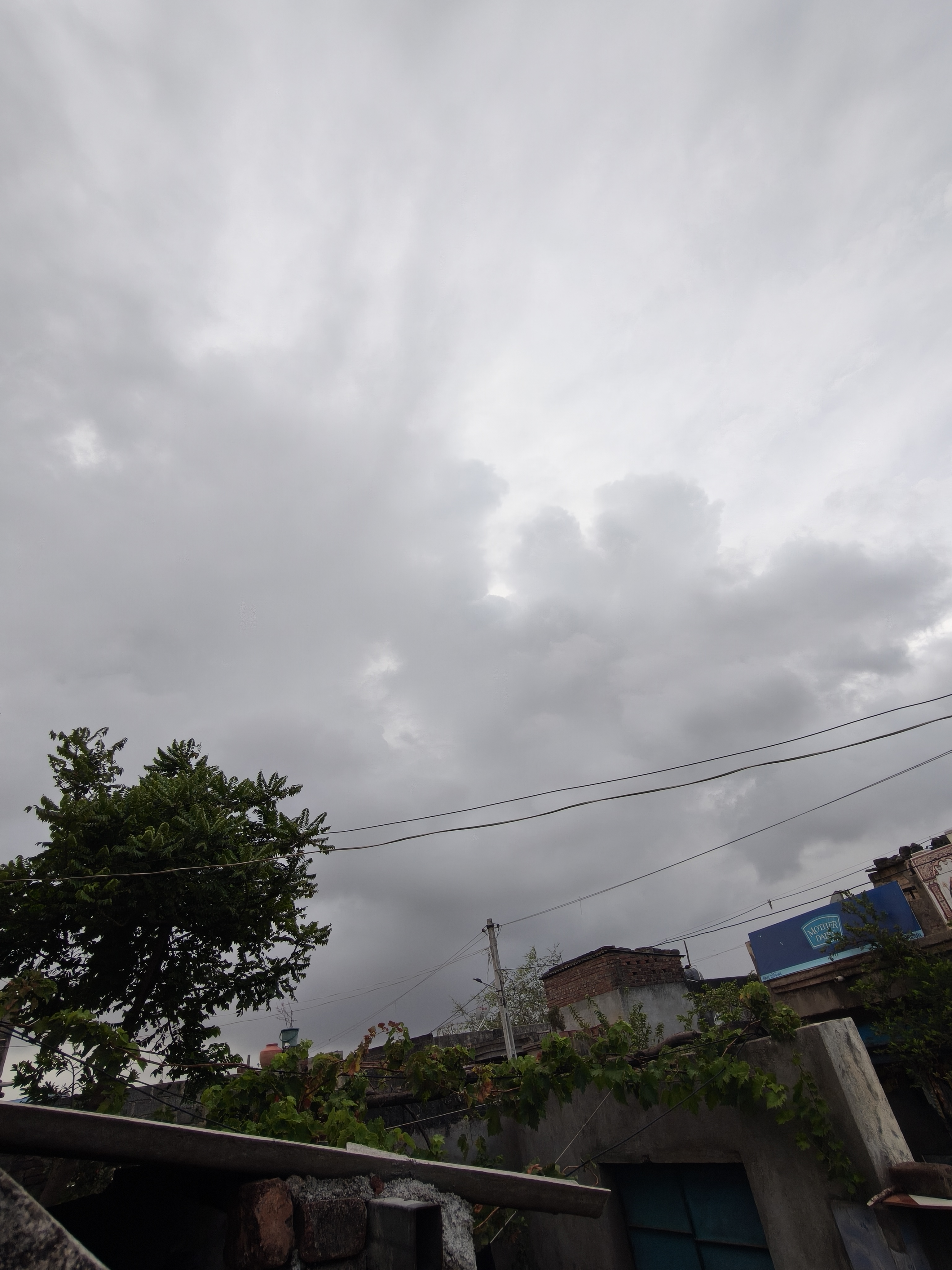 મહુવા માં વરસાદ ના એંધાણ